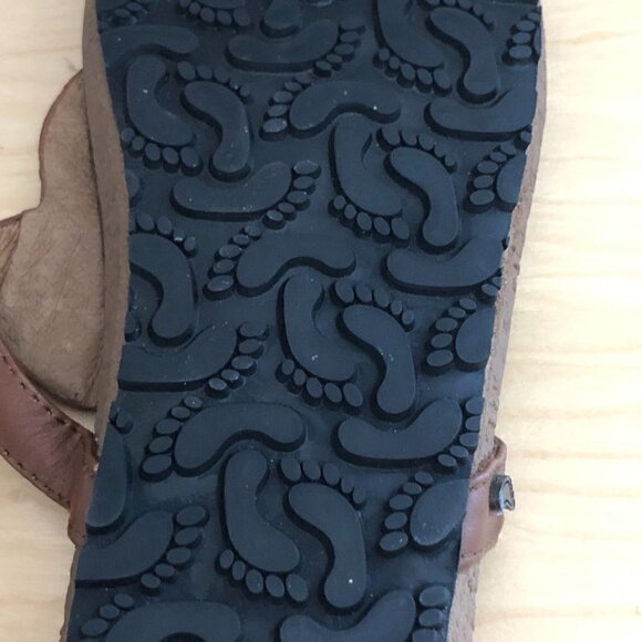 CALIFORNIA FOOTWEAR CO Medallion Sandals - NEW - Picture 11 of 11